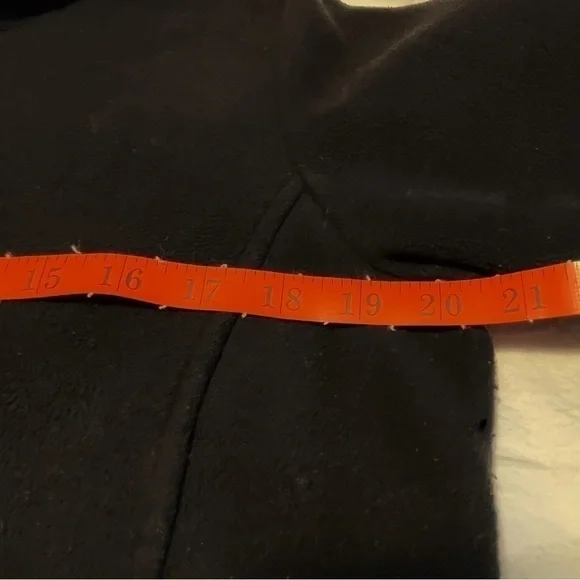 au Lieu thick black fleece with faux fur trim - Picture 6 of 9
